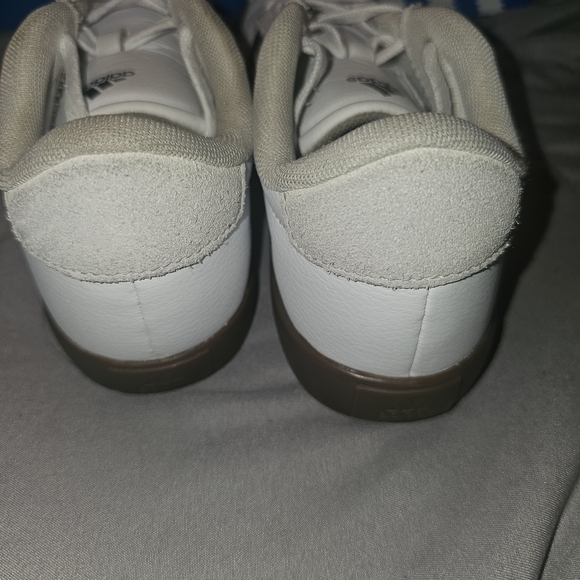 Adidas Kids White and Black Sneakers with Brown Sole - Picture 4 of 7